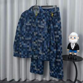 Picture of LV Sweater Suits _SKULVsz46-52sz30-36tltx0441252